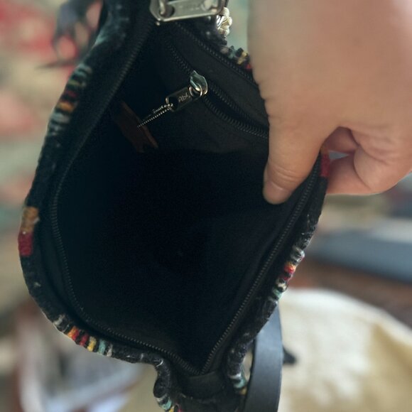 Rafter T. Ranch Blanket Fabric crossbody with leather details - Picture 4 of 7